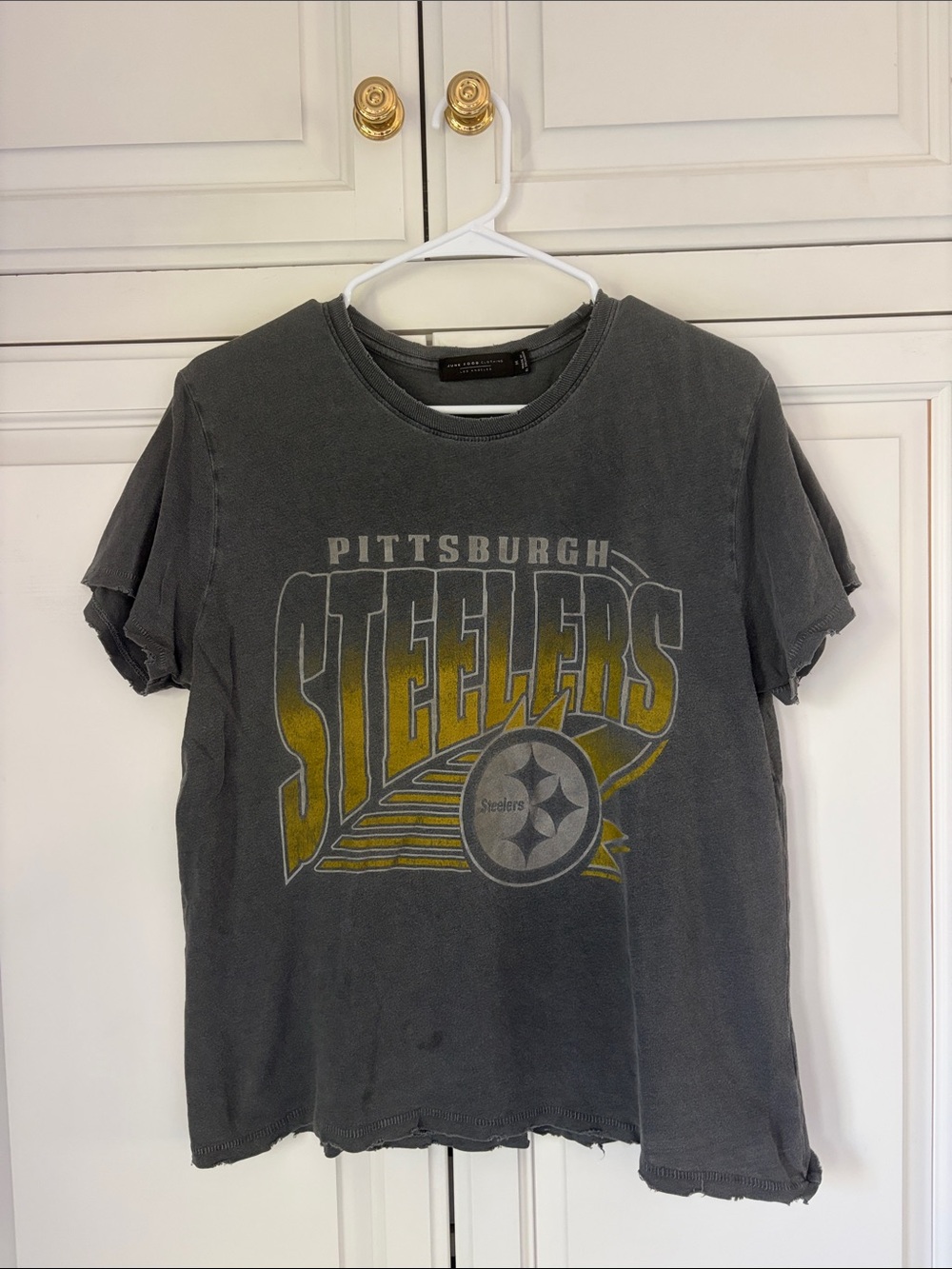 Junk Food Clothing - Gray Pittsburgh Steelers Graphic Tee